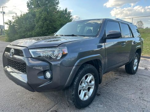 Used 2018 Toyota 4Runner SR5 RWD image 2
