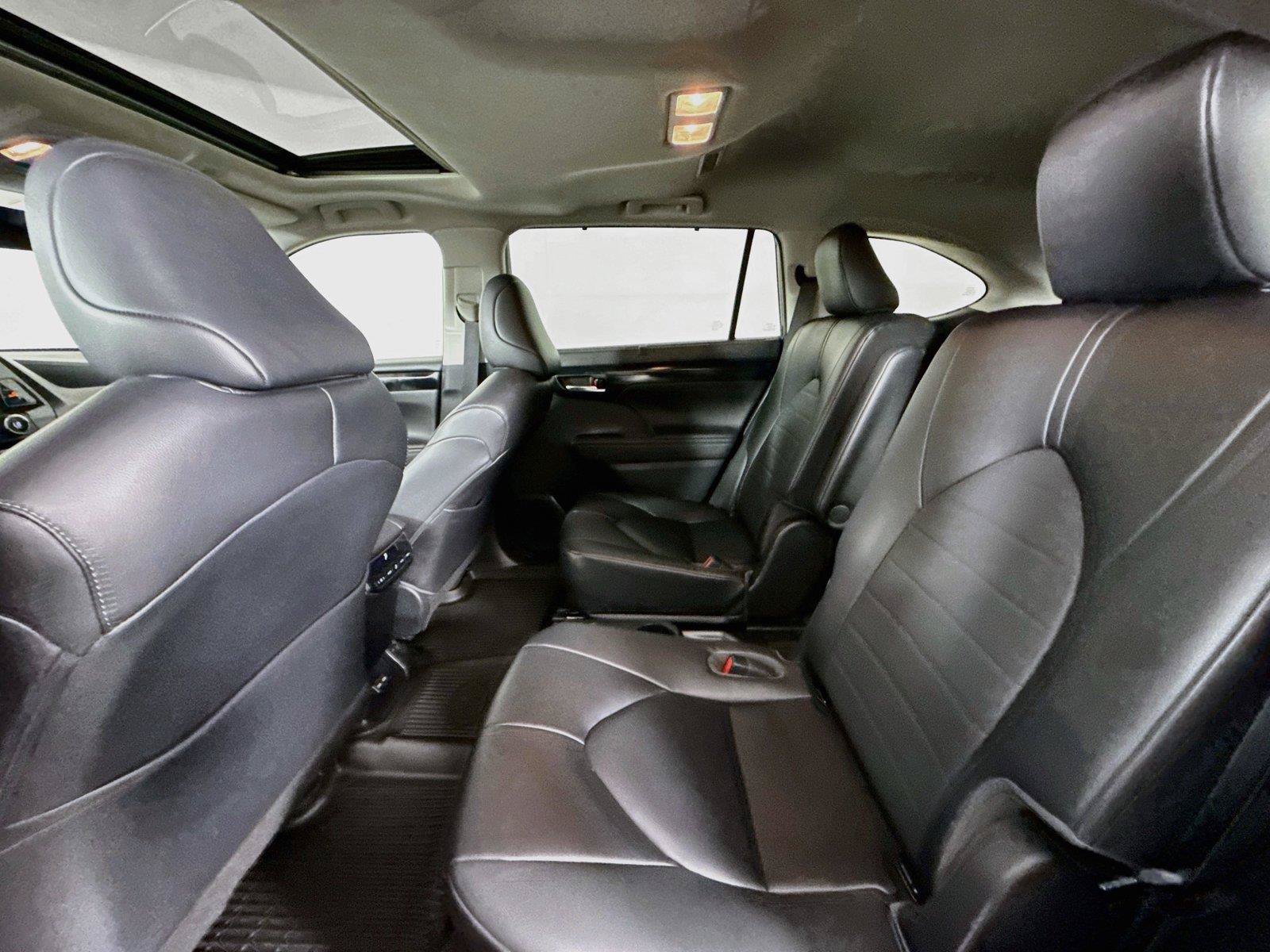 Certified 2023 Toyota Highlander XLE FWD image 32