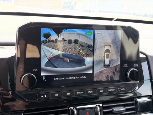 Used 2023 Nissan Pathfinder SL image 23