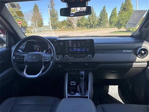 Used 2024 Chevrolet Colorado ZR2 w/ ZR2 Convenience Package III image 15