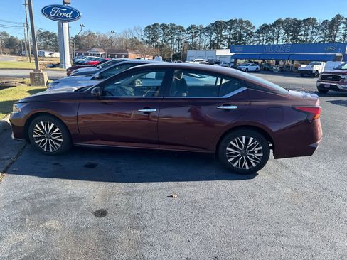 Used 2023 Nissan Altima 2.5 SV image 14