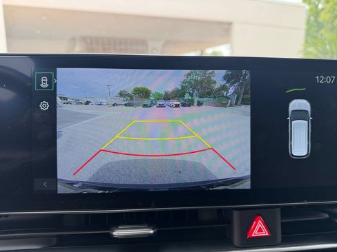 Used 2026 Kia Carnival FWD image 21