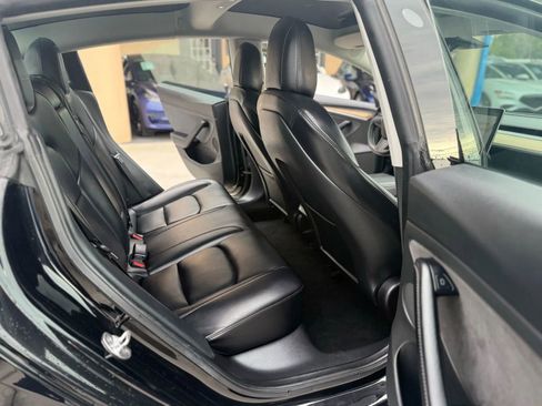 Used 2022 Tesla Model 3 Standard Range image 16