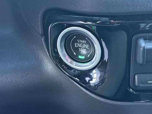 Used 2024 Chevrolet Silverado 1500 High Country w/ Technology Package image 34