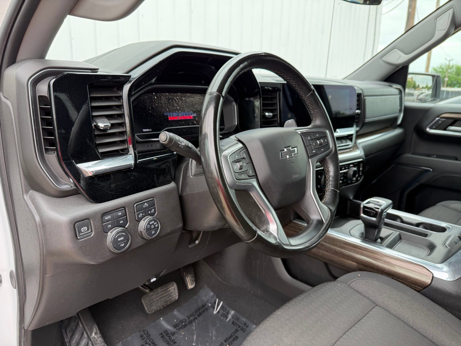 Used 2024 Chevrolet Silverado 1500 LT Trail Boss w/ Protection Package AWD/4WD image 16