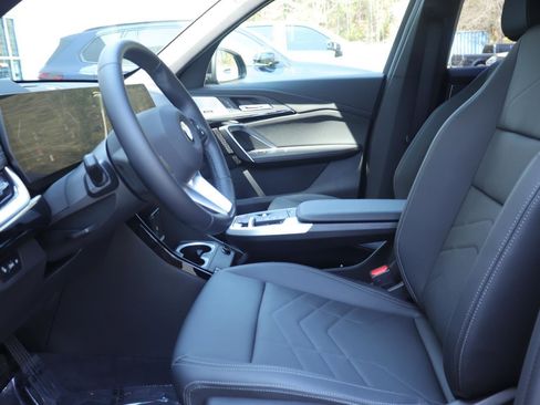 Used 2025 BMW X1 xDrive28i w/ Premium Package image 11