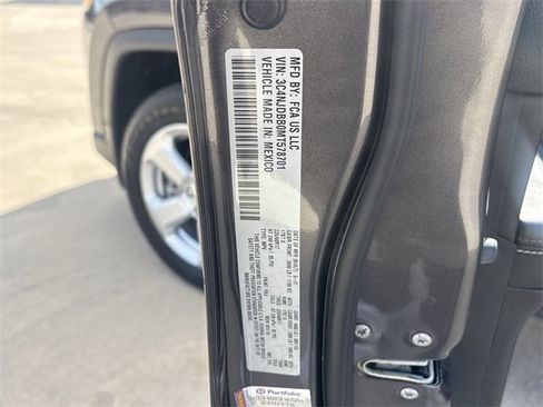 Used 2021 Jeep Compass Latitude image 25