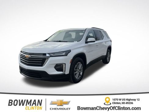 Used 2023 Chevrolet Traverse LT image 1