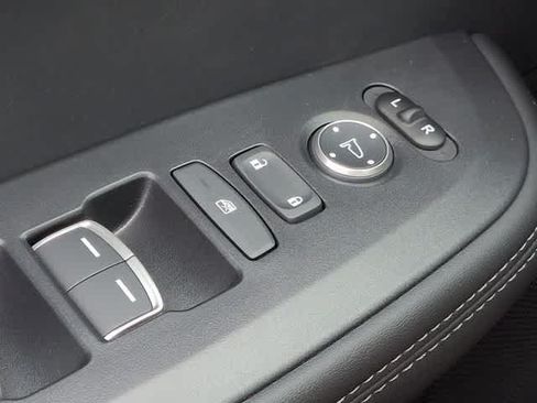 Certified 2025 Acura ADX FWD image 41