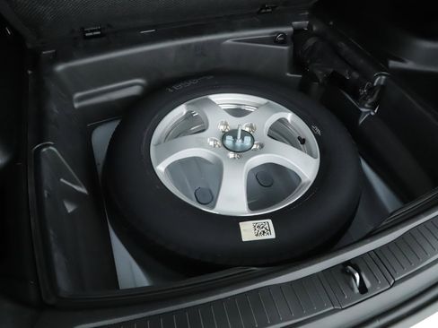 Used 2023 Jeep Grand Cherokee Limited image 16