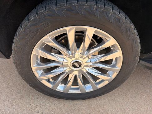 Used 2023 Cadillac Escalade Premium Luxury AWD/4WD image 6