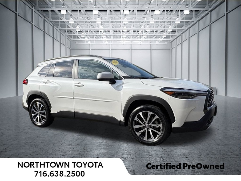 Used 2022 Toyota Corolla Cross XLE w/ Convenience Package AWD/4WD image 6