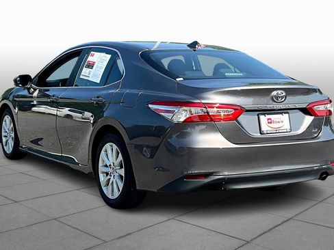 Used 2019 Toyota Camry LE FWD image 11
