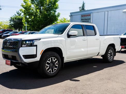 New 2026 Nissan Frontier SV w/ Tow Package AWD/4WD image 3