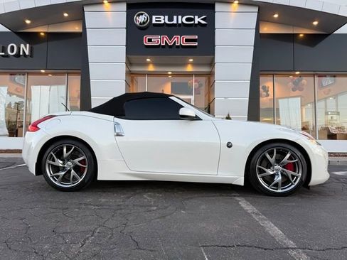 Used 2017 Nissan 370Z Touring Sport image 1