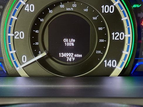 Used 2017 Honda Accord Touring image 19