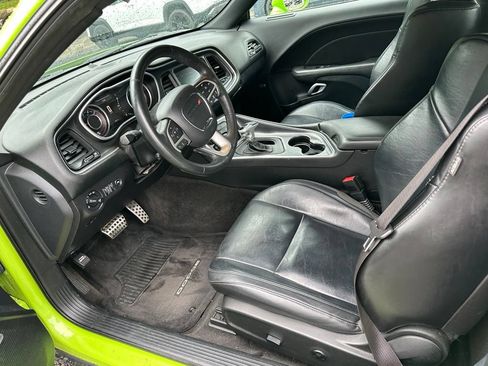 Used 2015 Dodge Challenger R/T Plus RWD image 9