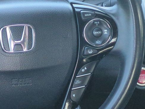 Used 2017 Honda Accord Touring image 21