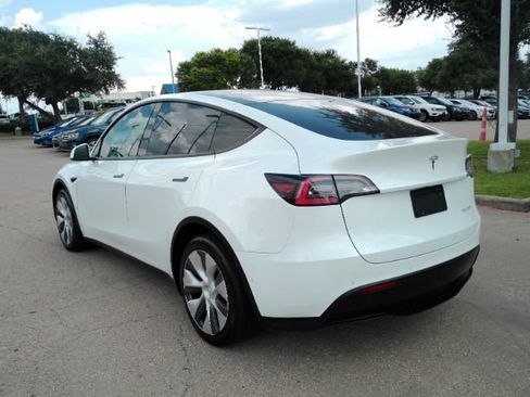 Used 2021 Tesla Model Y Long Range AWD/4WD image 9