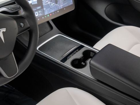 Used 2021 Tesla Model Y Long Range image 12