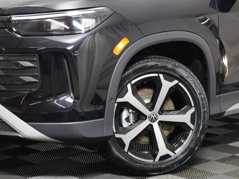 New 2026 Volkswagen Tiguan SE image 3