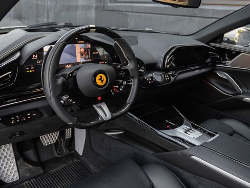 Used 2025 Ferrari Purosangue AWD/4WD image 31