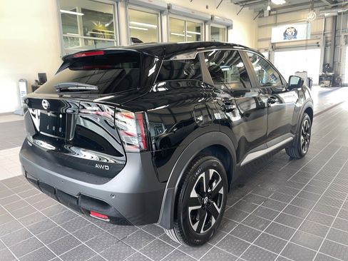 Used 2025 Nissan Kicks SV image 15