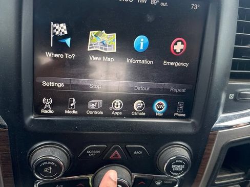 Used 2017 RAM 1500 Laramie w/ Convenience Group AWD/4WD image 8
