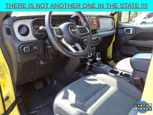Used 2024 Jeep Wrangler Unlimited Sahara AWD/4WD image 13