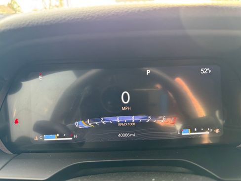 Used 2023 Jeep Grand Cherokee Limited w/ Black Appearance Package image 26