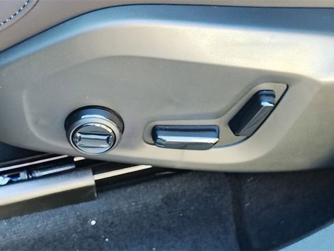 New 2026 Volvo XC60 B5 Plus w/ Climate Package image 12