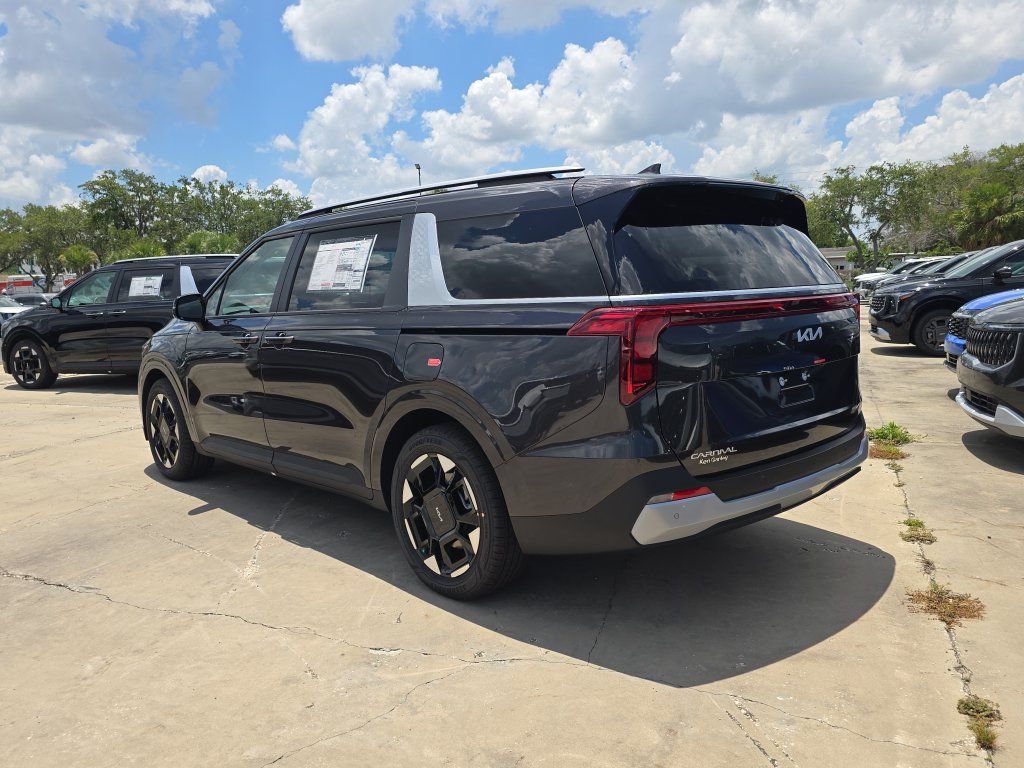 New 2027 Kia Carnival EX FWD image 6