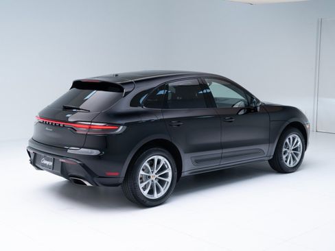 New 2026 Porsche Macan image 9