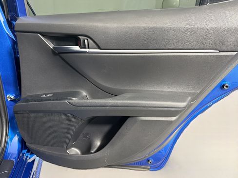 Used 2020 Toyota Camry SE FWD image 27