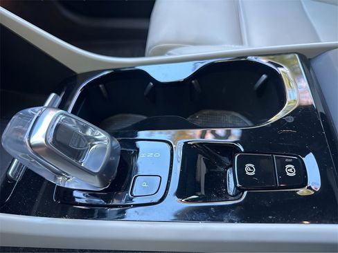 Used 2020 Volvo XC40 T4 Inscription image 45