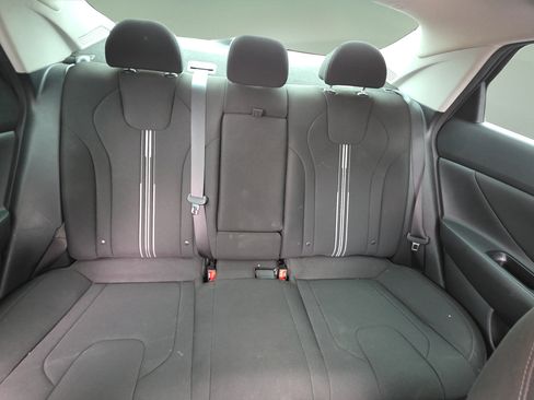 Used 2021 Hyundai Elantra SEL FWD image 19