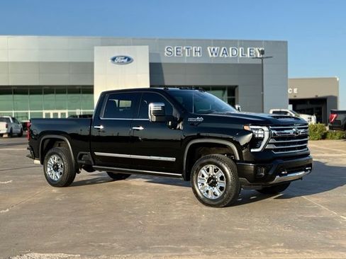 Used 2024 Chevrolet Silverado 2500 High Country w/ High Country Premium Package AWD/4WD image 1