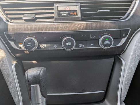 Used 2020 Honda Accord EX image 21