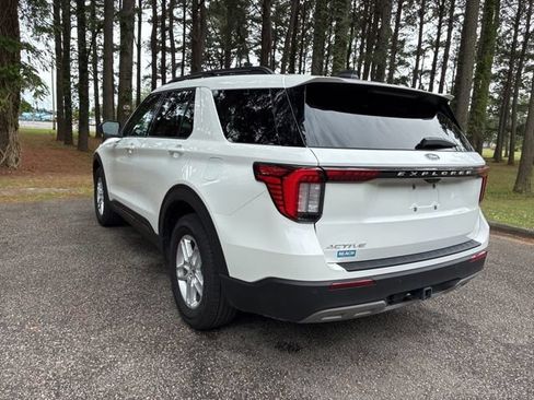 Used 2026 Ford Explorer Active w/ Active Comfort Package RWD image 6
