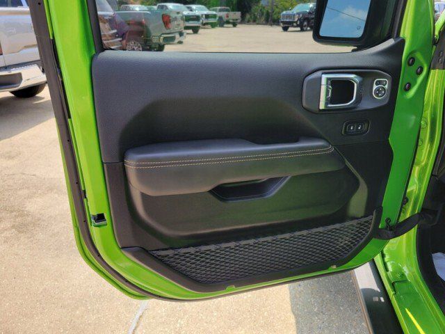 Used 2025 Jeep Wrangler Unlimited Rubicon 392 AWD/4WD image 28