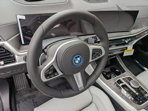 New 2026 BMW X5 xDrive50e image 3