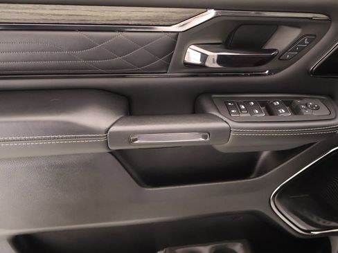 Used 2025 RAM 1500 Limited AWD/4WD image 16