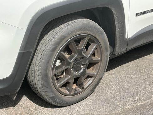 Used 2020 Jeep Renegade Latitude image 5