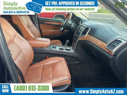 Used 2011 Jeep Grand Cherokee Overland image 14