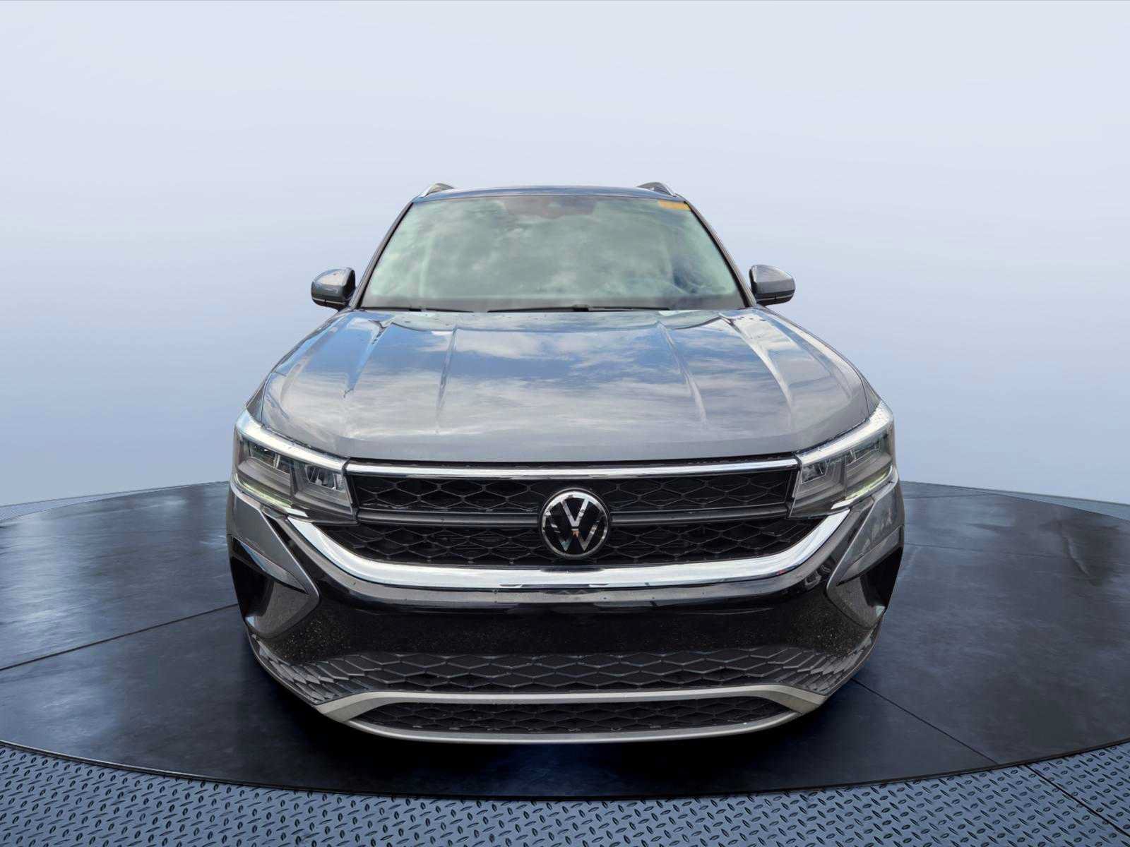 Used 2023 Volkswagen Taos SE FWD image 8
