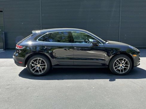 Certified 2026 Porsche Macan AWD/4WD image 6