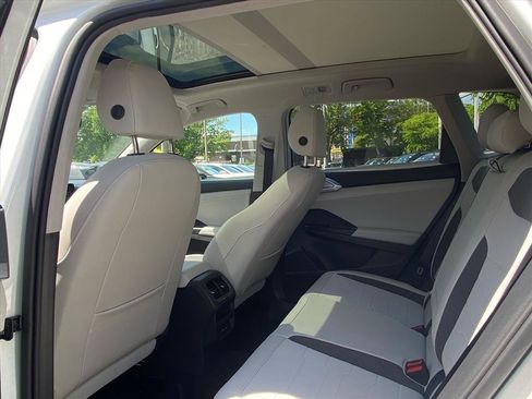 New 2026 Volkswagen Taos SE FWD image 11