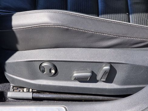 Used 2018 Volkswagen Golf R DCC & Navigation 4Motion image 28