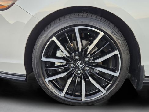 Used 2023 Honda Accord Touring image 17