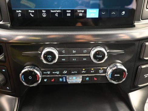 Used 2024 Ford F150 Lariat AWD/4WD image 13